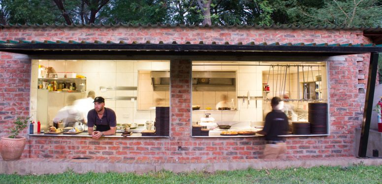 wp 8a1c32cdef7ef3d996599b1e2a88c062 The 3 Monkeys Restaurant | Zimbabwe